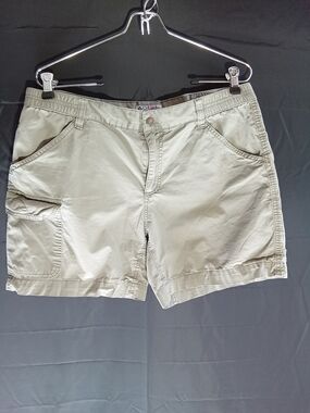Columbia Lightweight Cargo Shorts - Olive Green